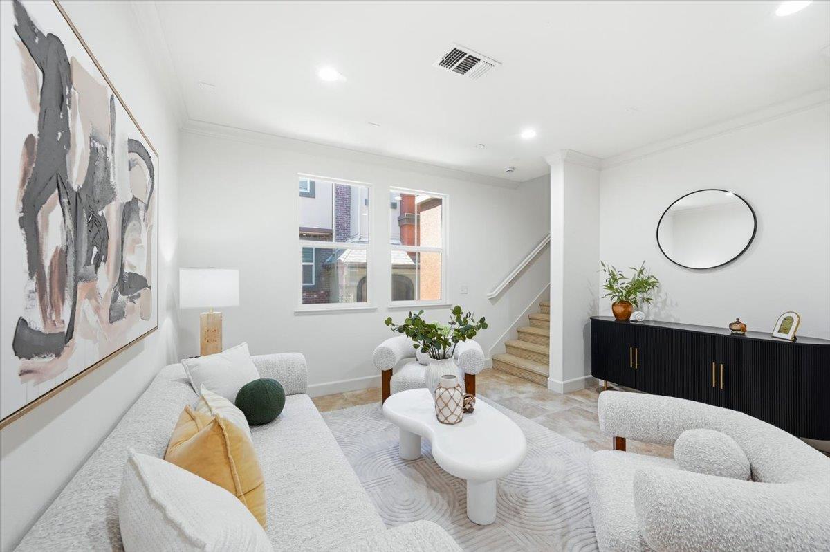 1321 Lee Place