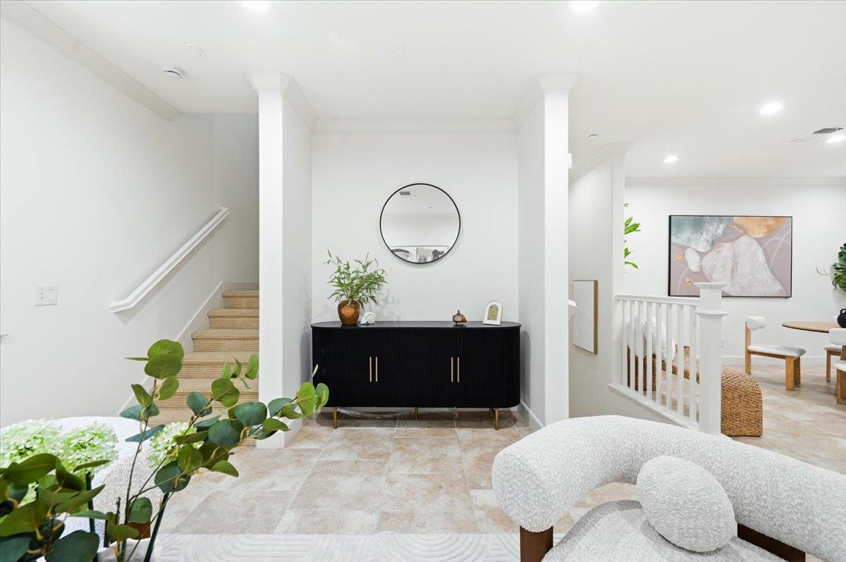 1321 Lee Place