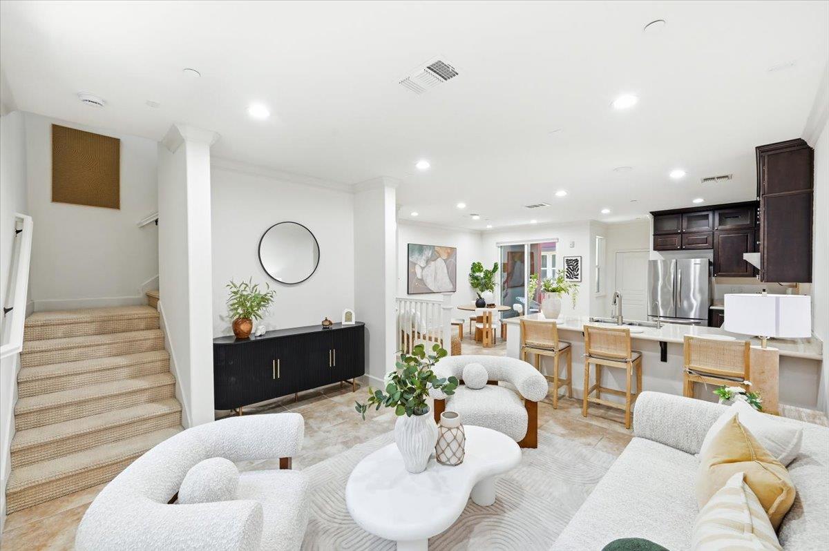 1321 Lee Place