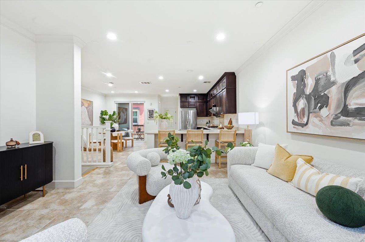 1321 Lee Place