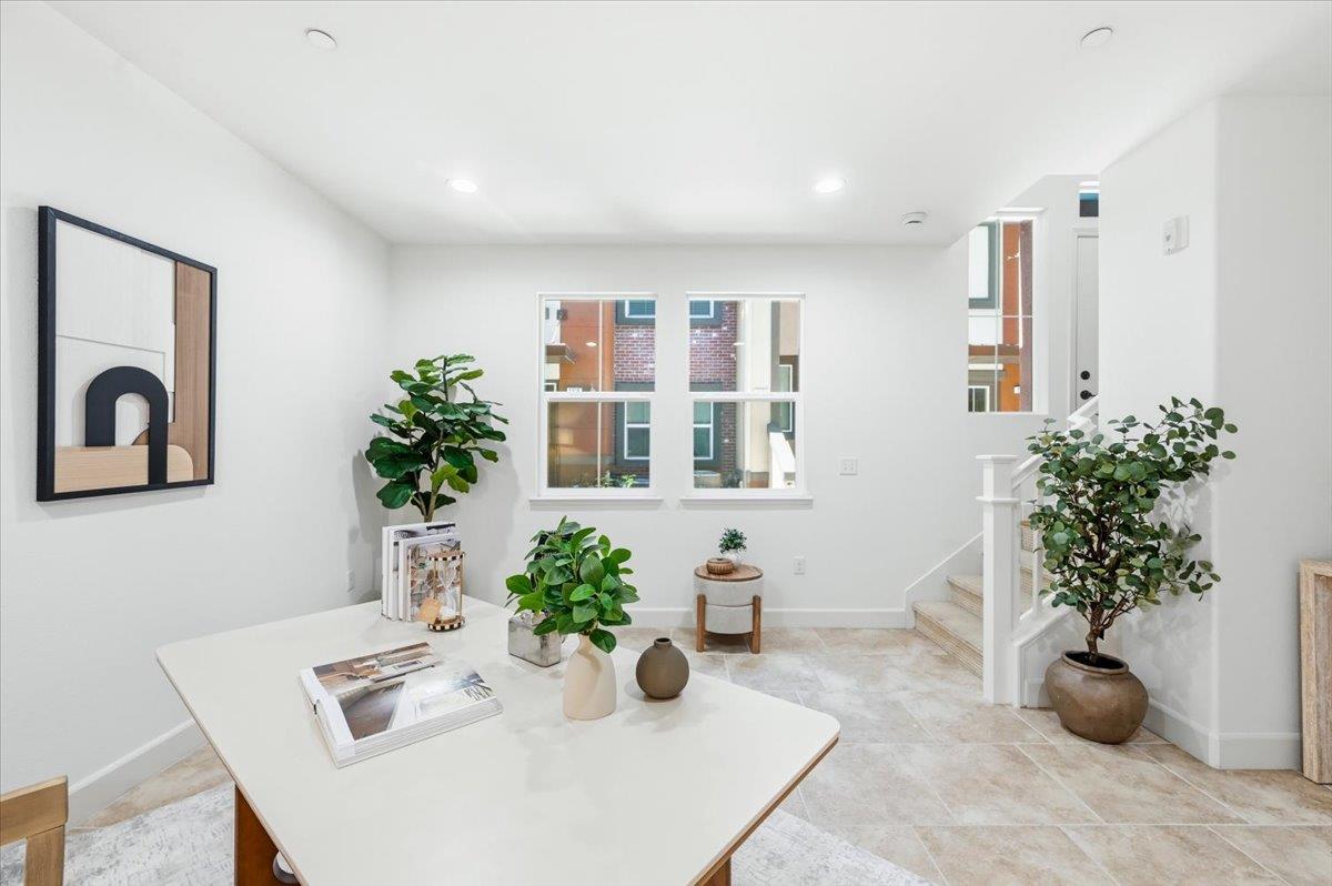 1321 Lee Place