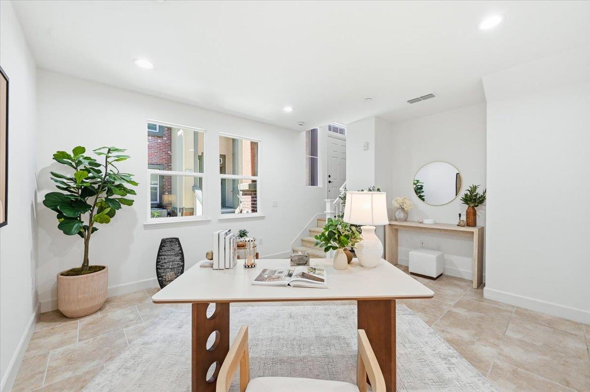 1321 Lee Place