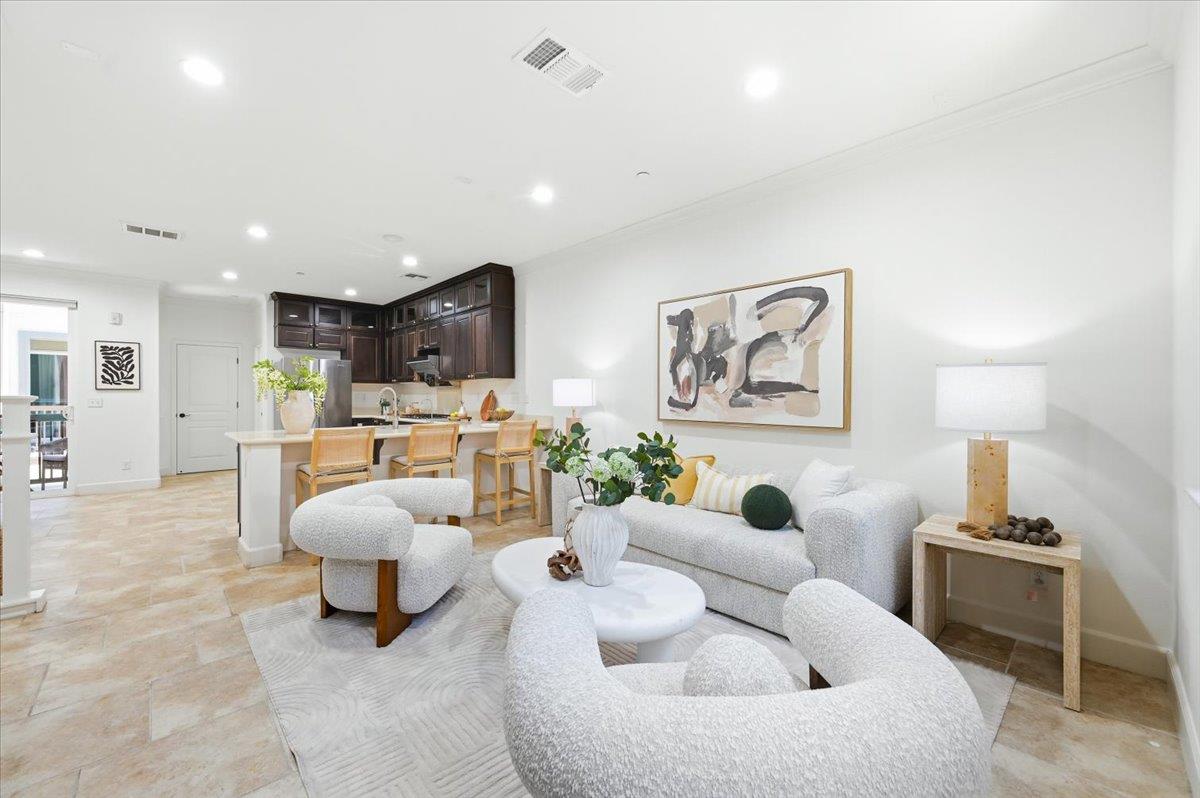 1321 Lee Place