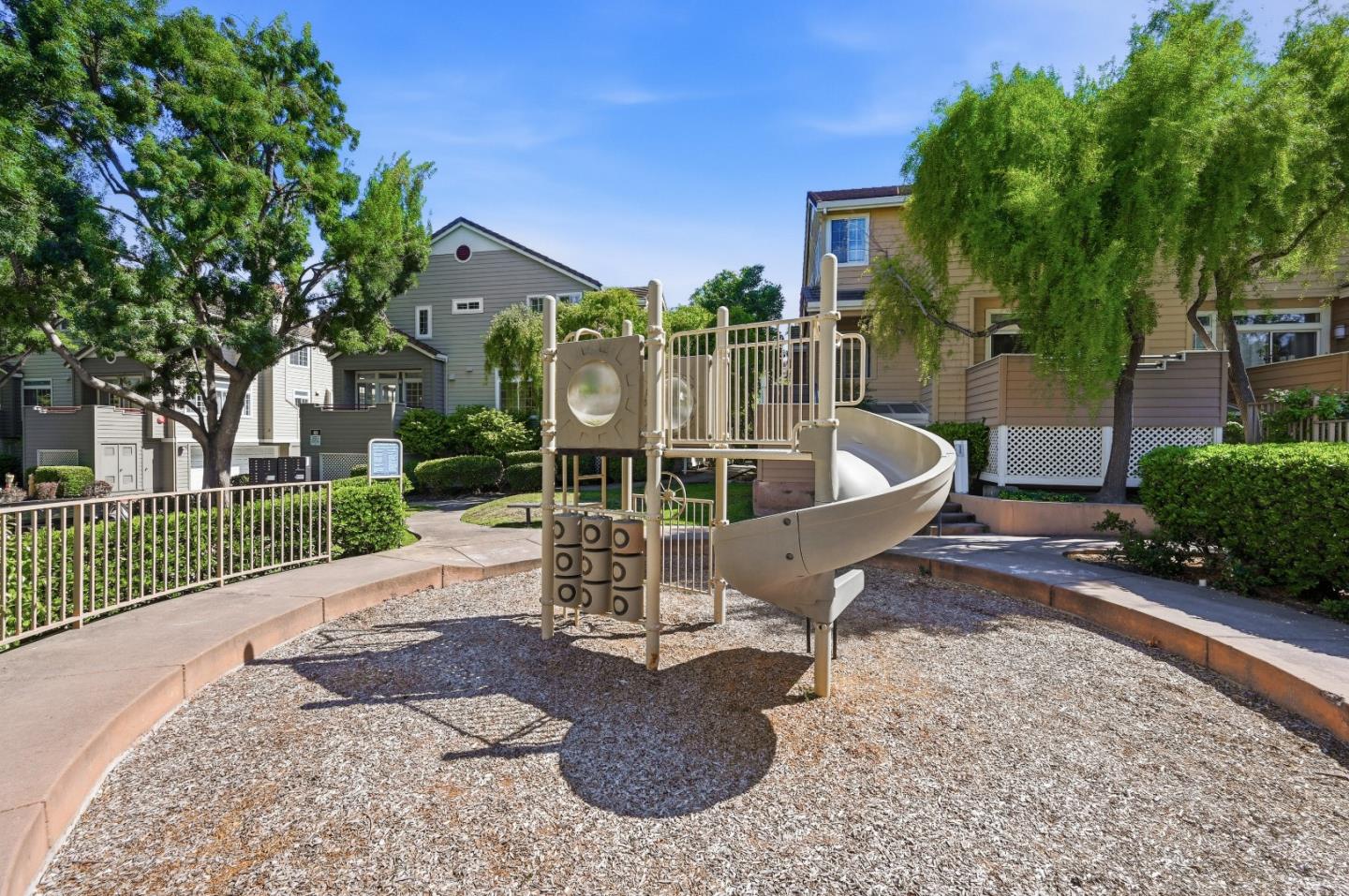 521 Porpoise Bay TER B