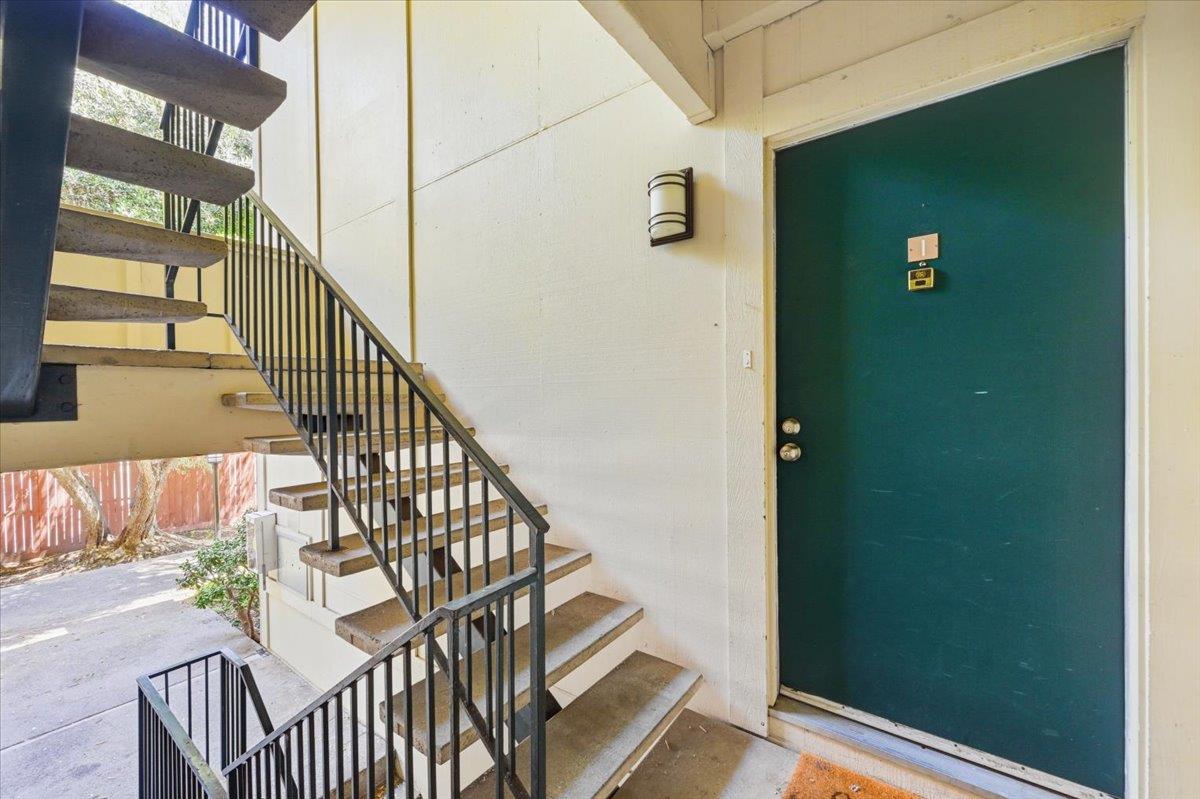 755 N Fair Oaks AVE 1