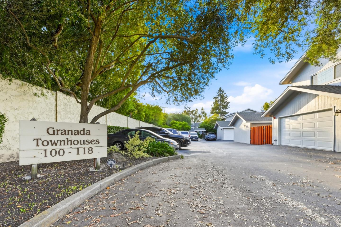 114 Granada DR
