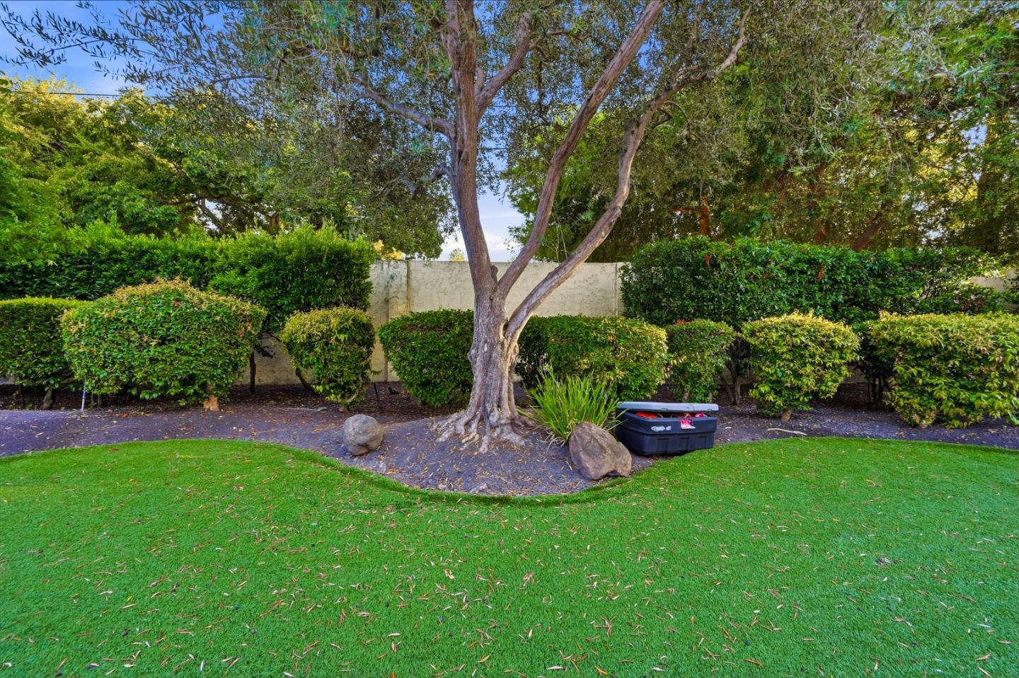 114 Granada DR