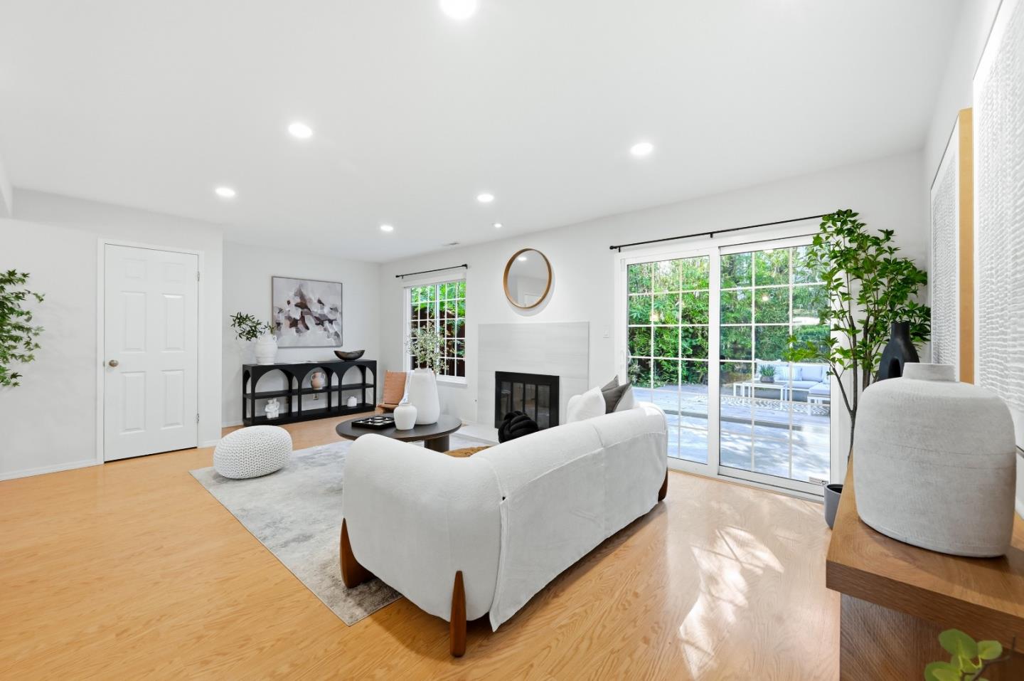 114 Granada DR