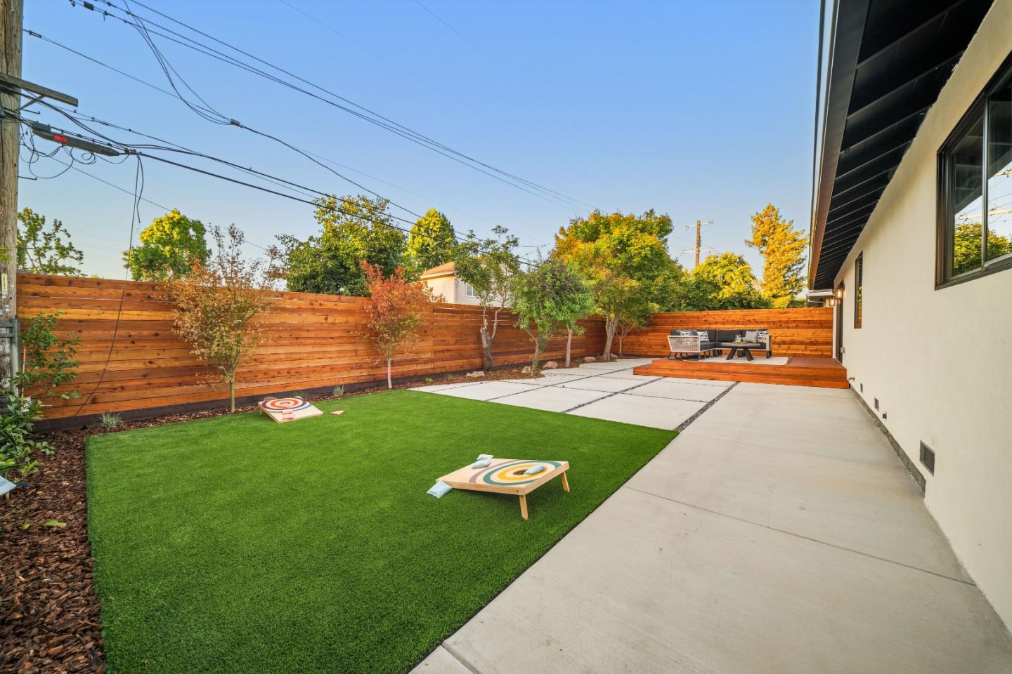 1167 Lynn WAY