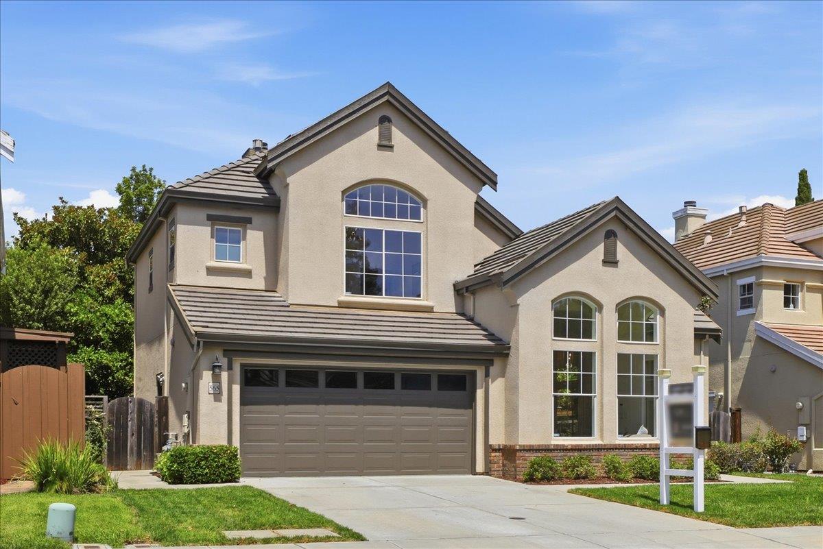 565 Cherrywood DR