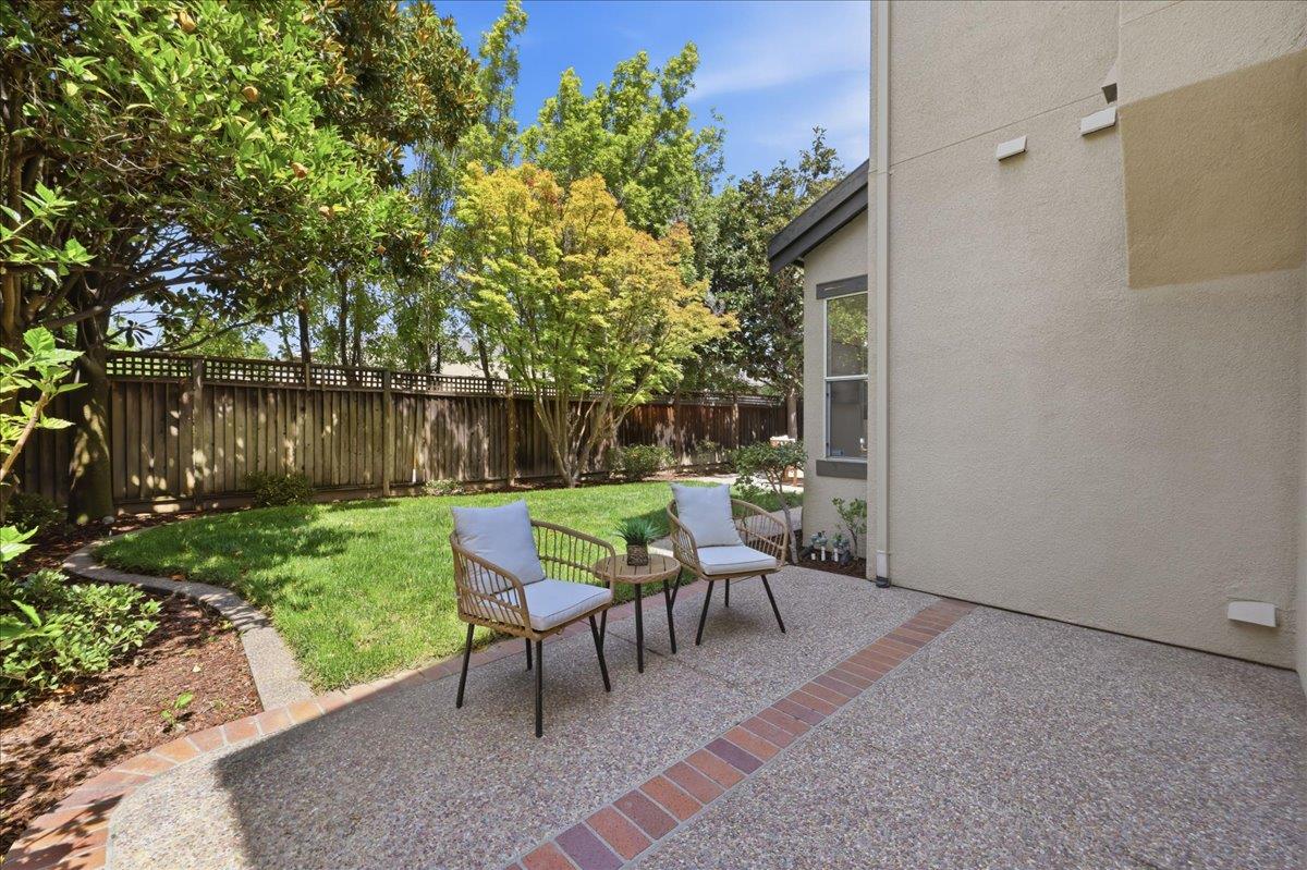 565 Cherrywood DR