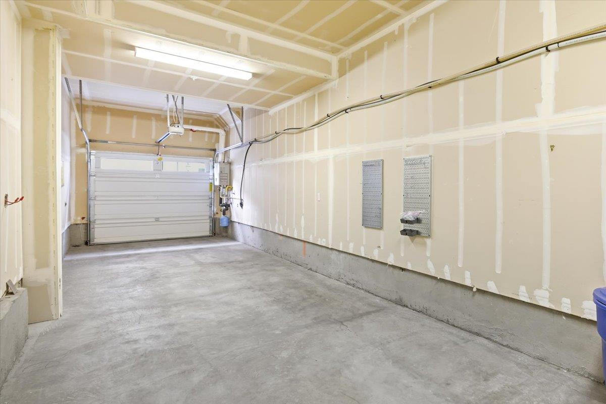 192 William Manly ST 6