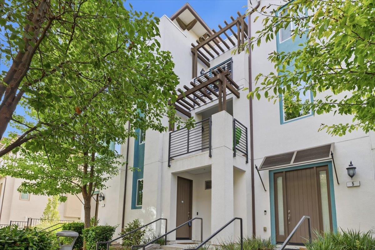 192 William Manly ST 6
