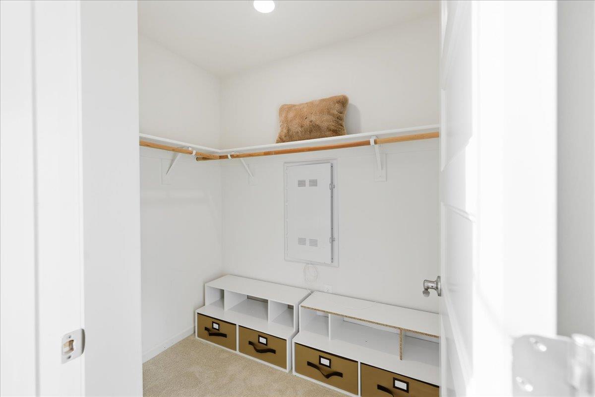 192 William Manly ST 6