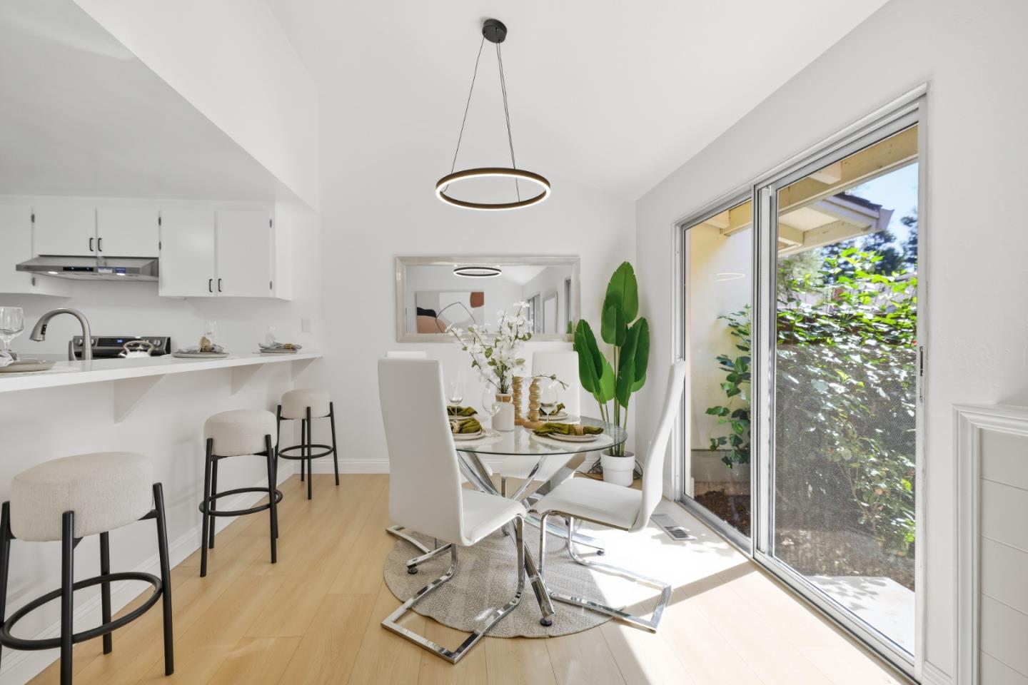 10939 Northshore SQ