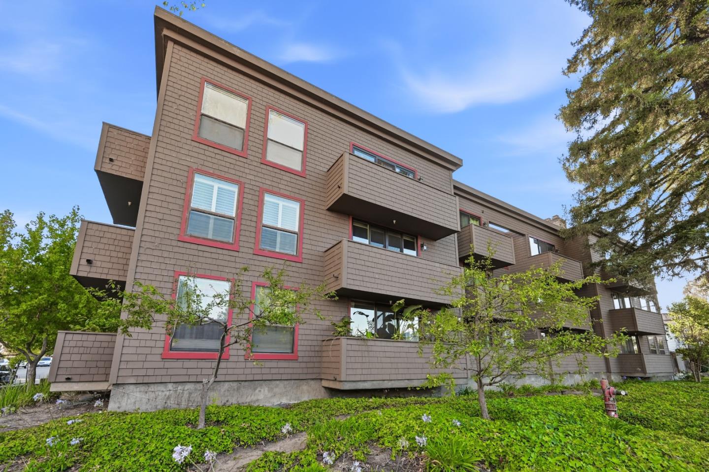 1500 Sherman AVE 2E