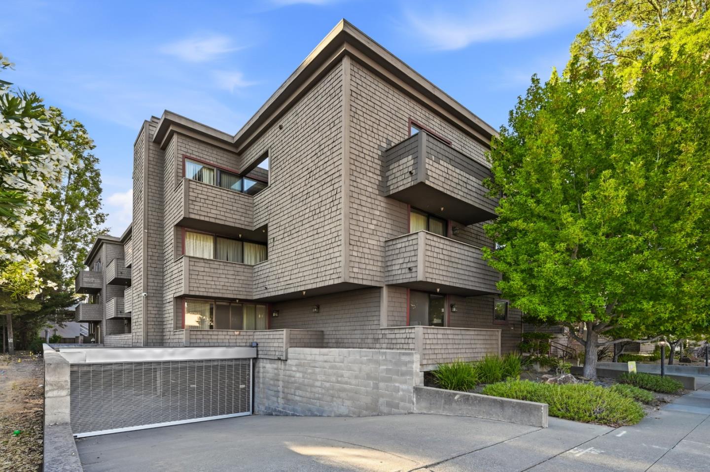 1500 Sherman AVE 2E