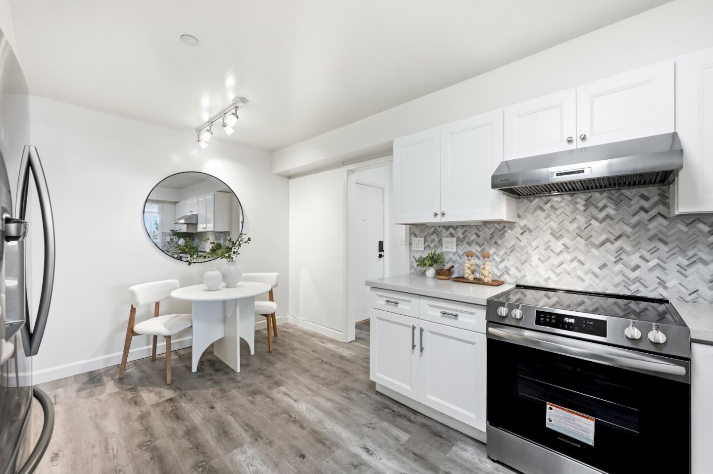 1500 Sherman AVE 2E