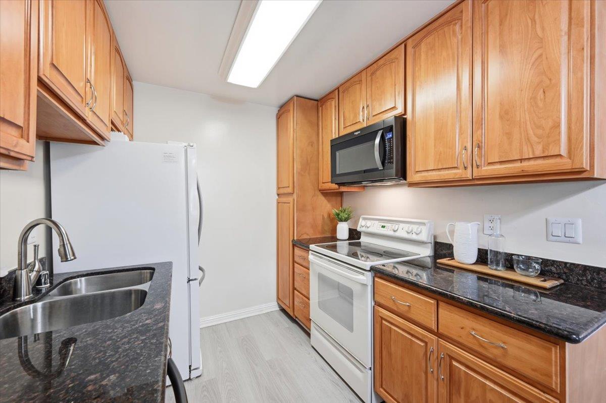 723 Sierra Vista AVE 2