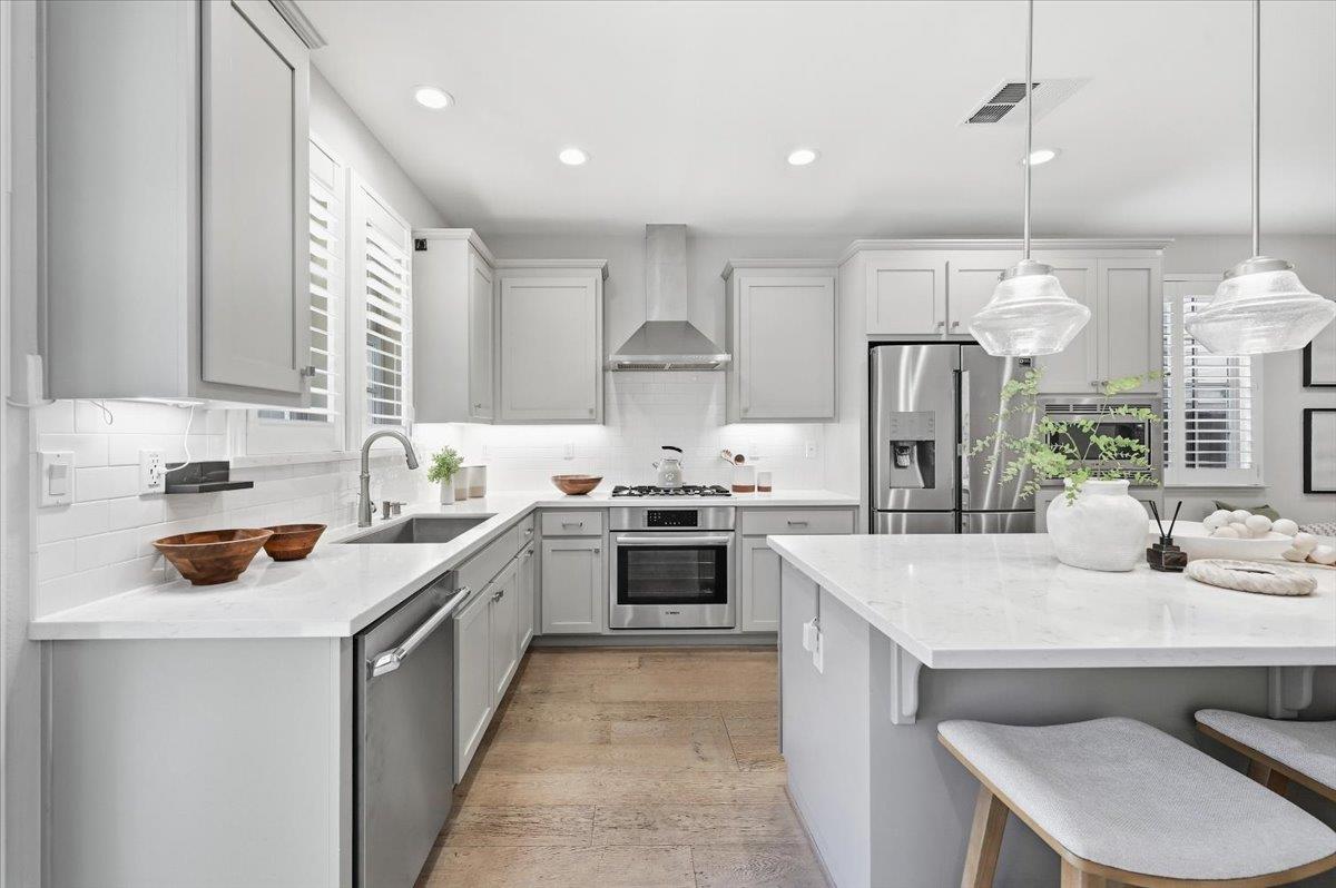 182 Melia LOOP
