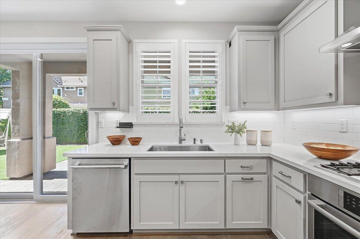182 Melia LOOP