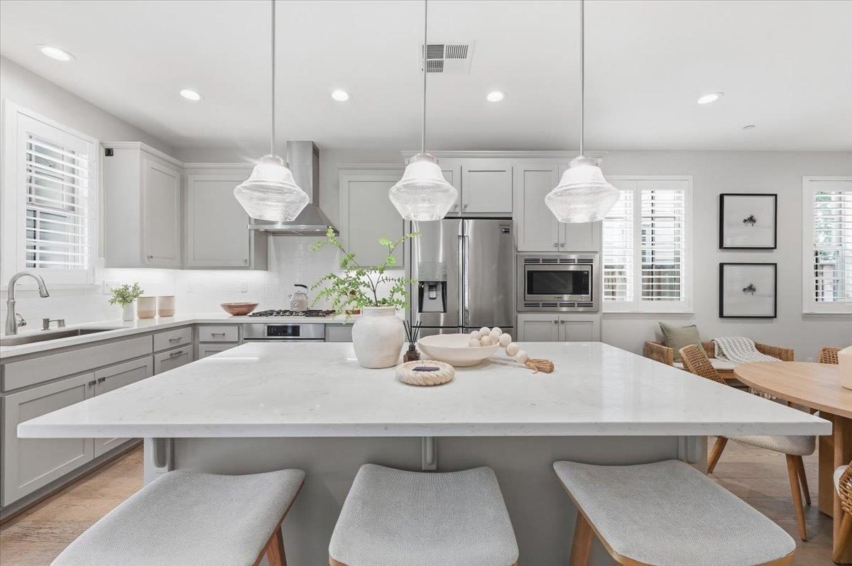 182 Melia LOOP
