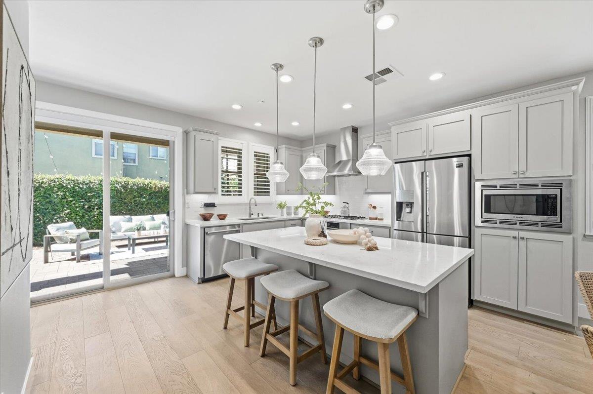182 Melia LOOP