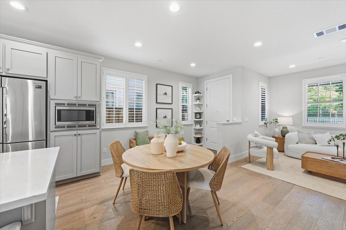 182 Melia LOOP