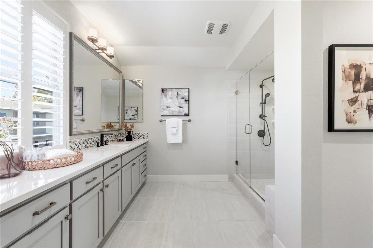 182 Melia LOOP