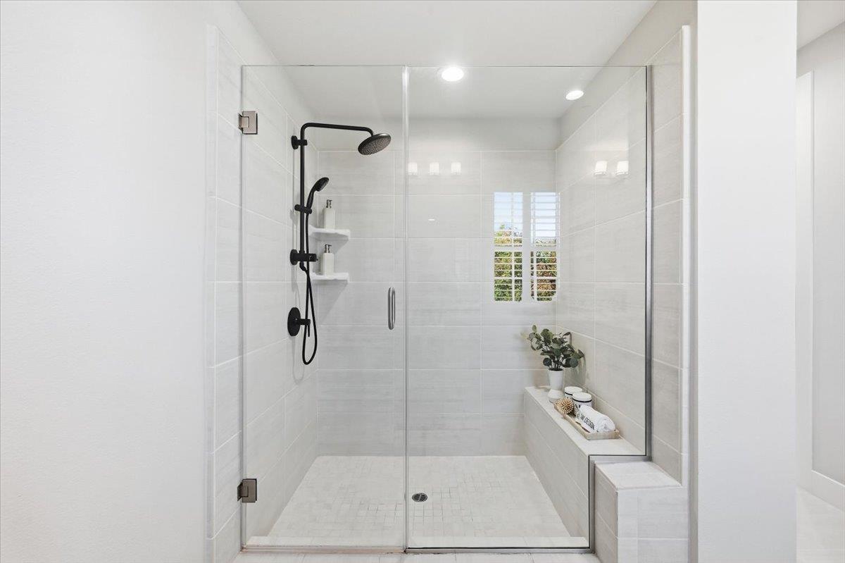 182 Melia LOOP