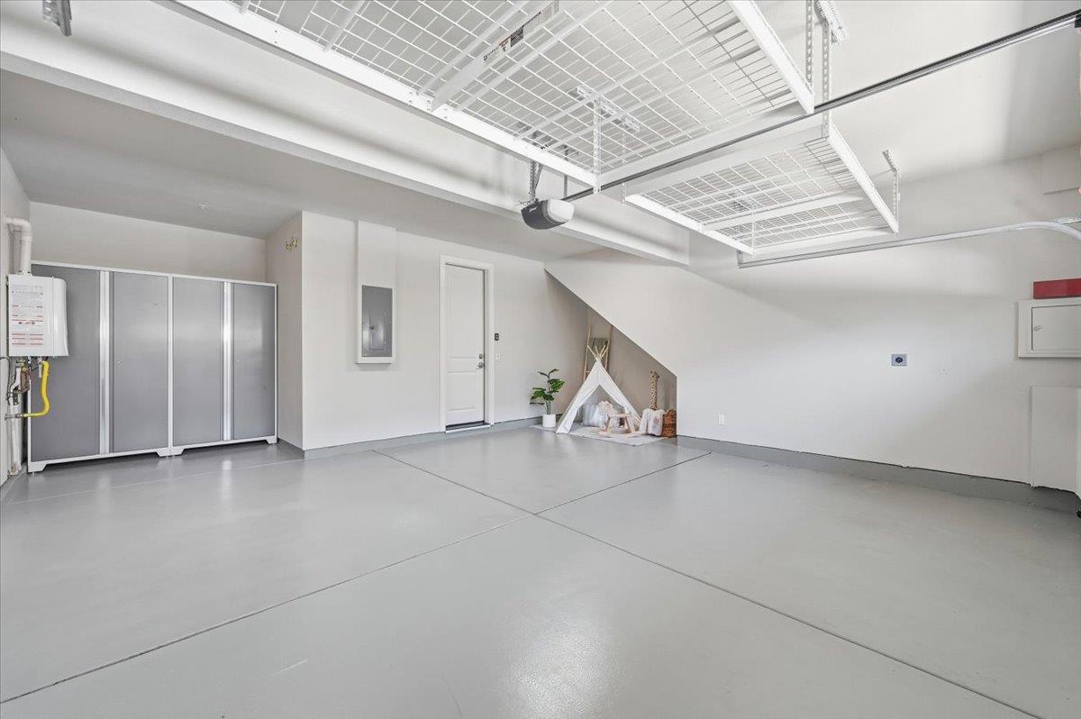 182 Melia LOOP