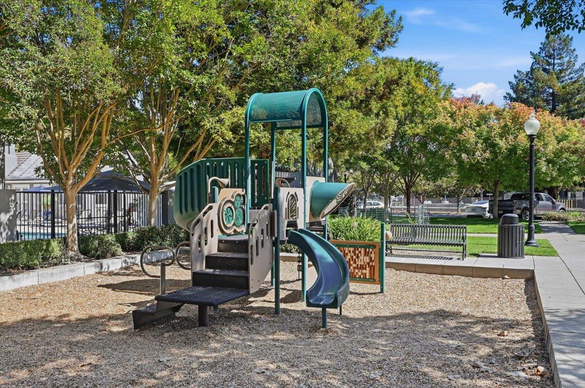 182 Melia LOOP