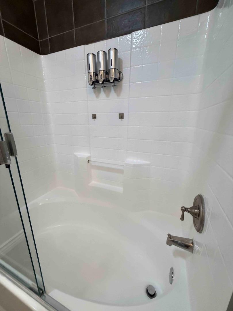 9263 Regents RD B301