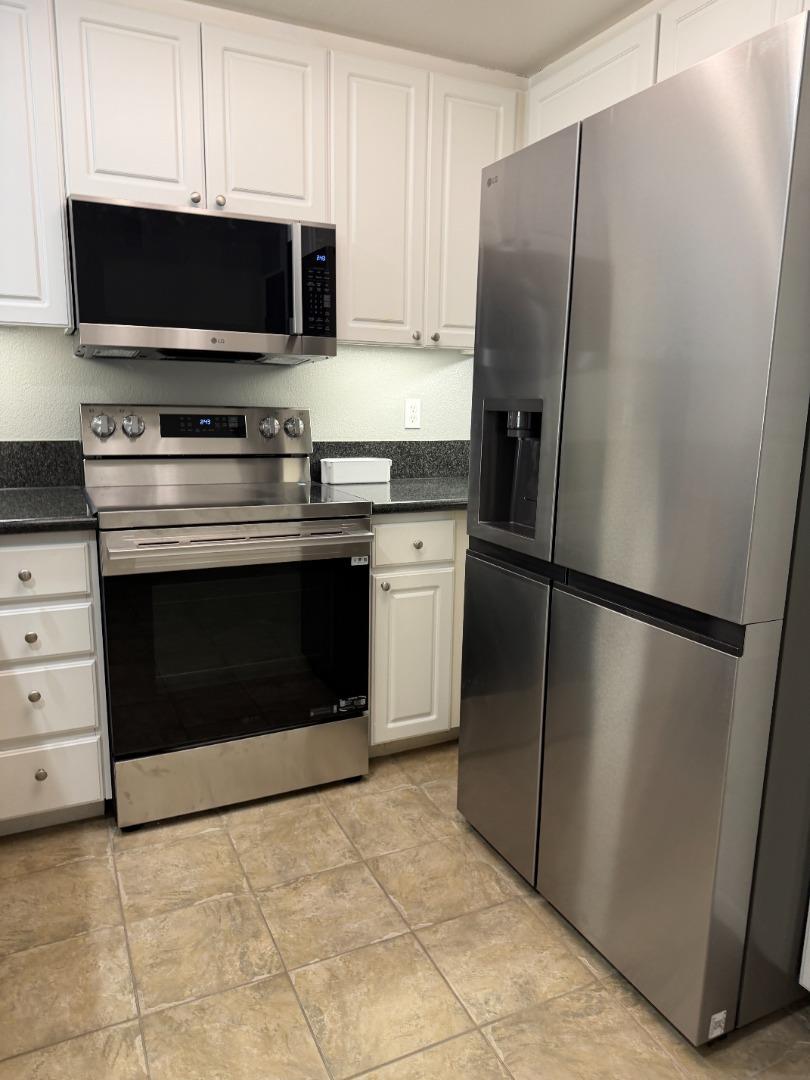 9263 Regents RD B301