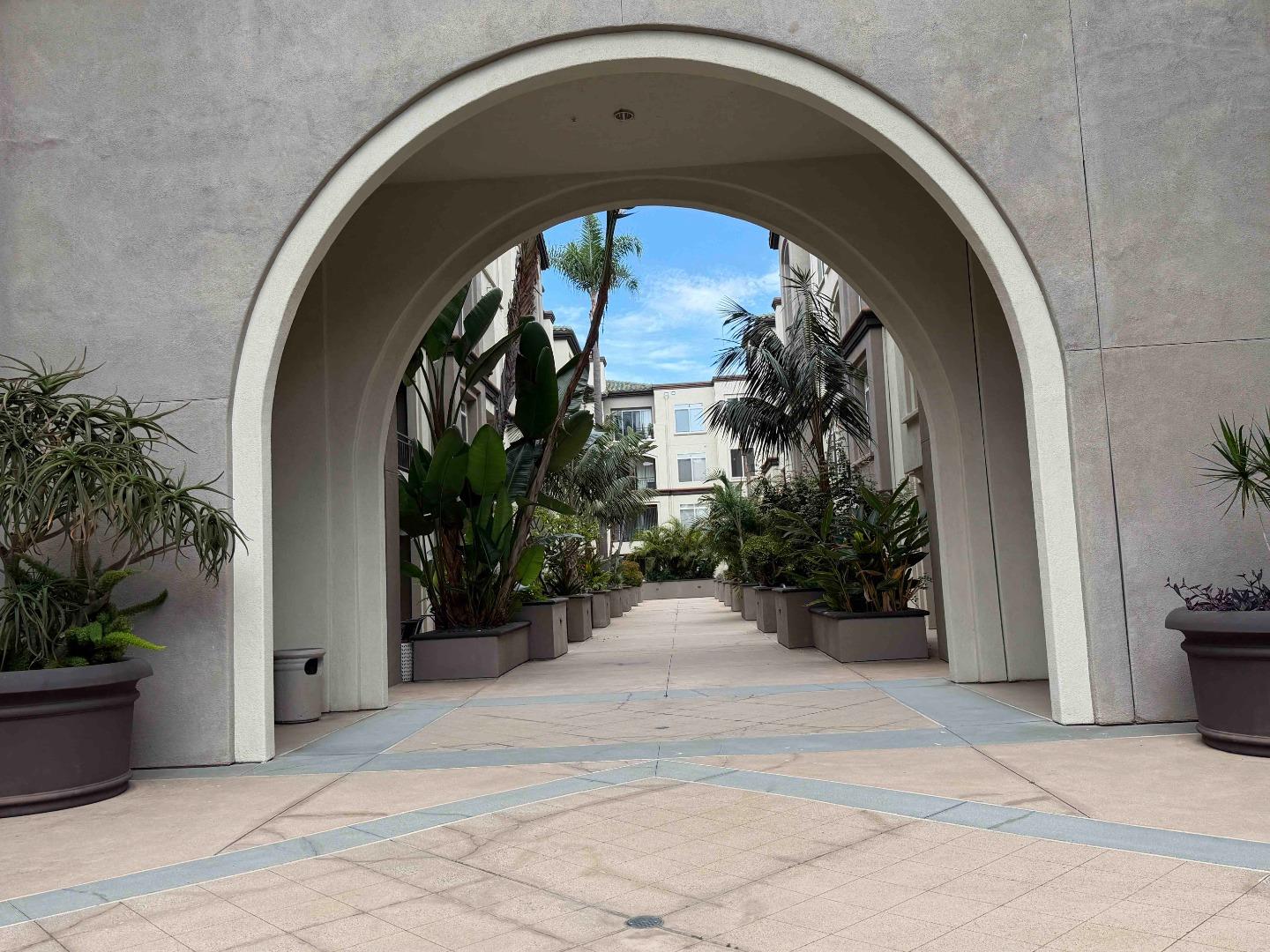 9263 Regents RD B301