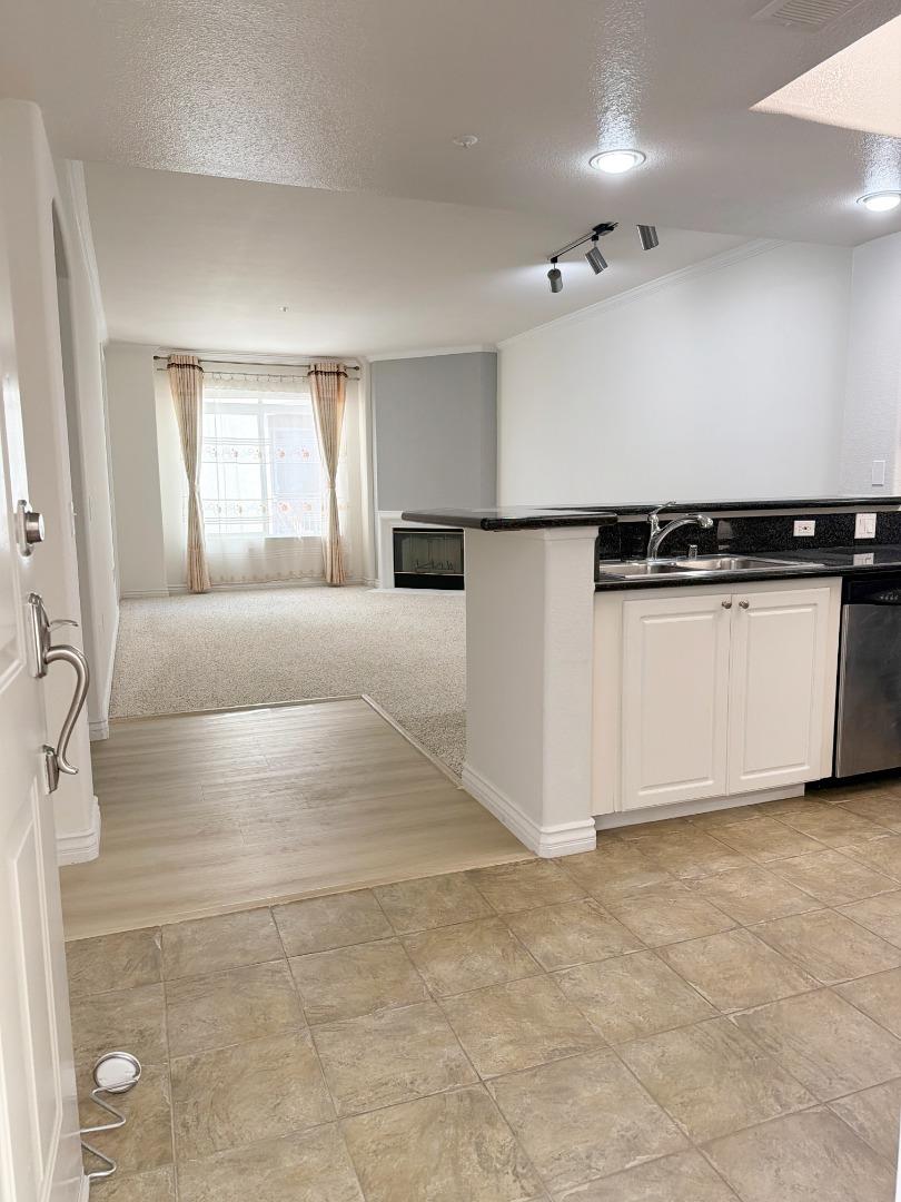 9263 Regents RD B301