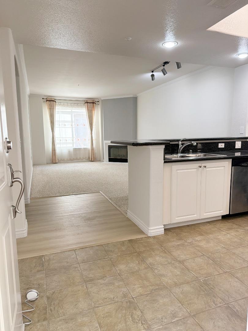 9263 Regents RD B301