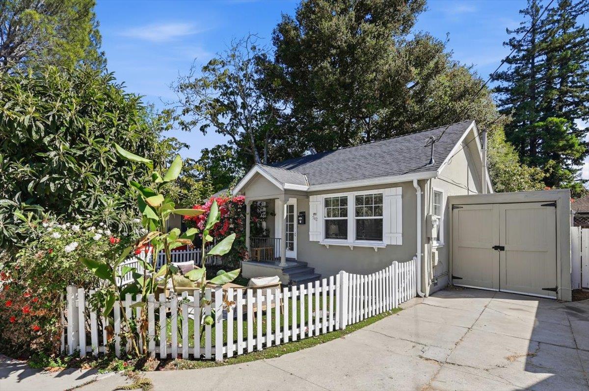 742 Homer AVE