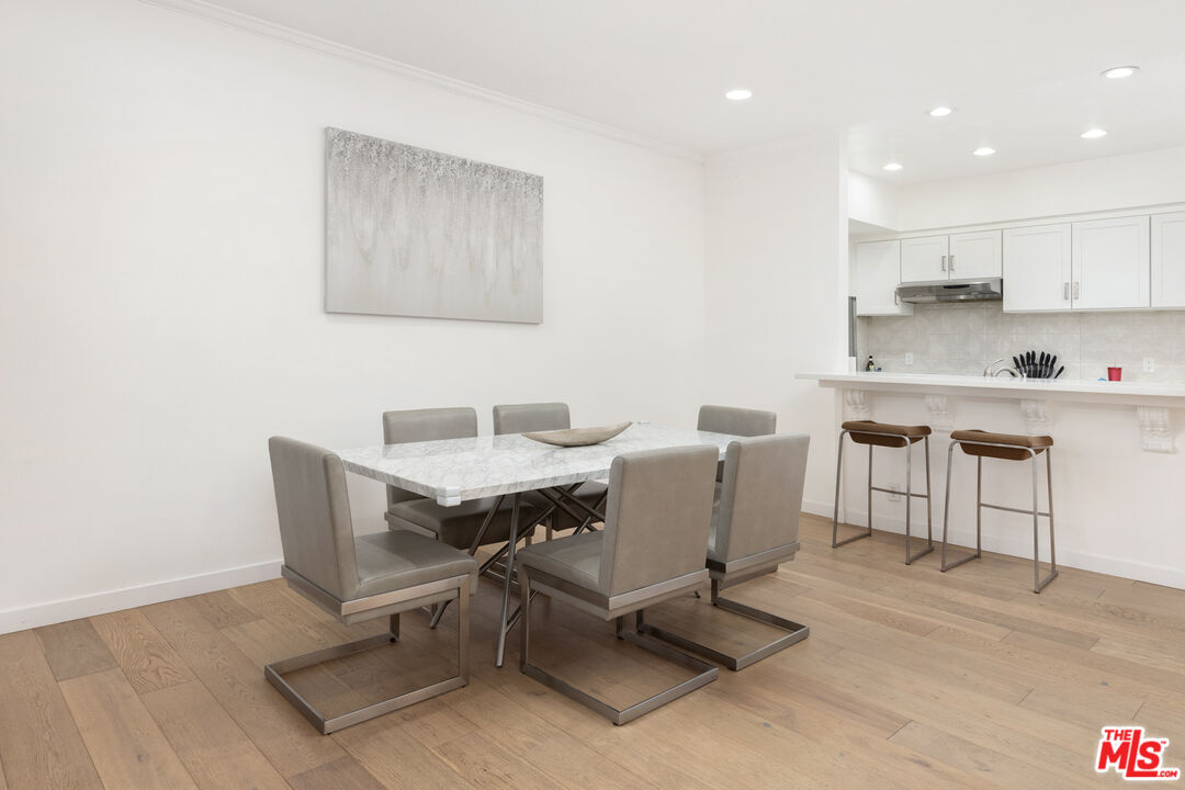 1260 S Beverly Glen Blvd Unit: 308