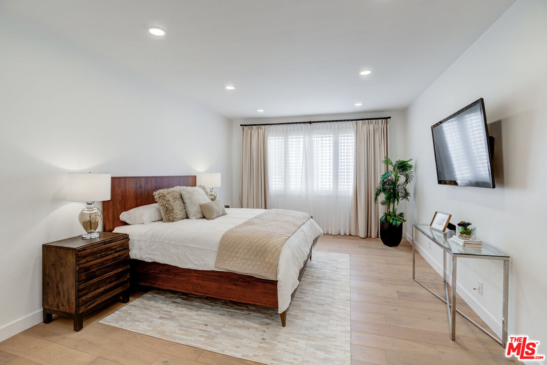 1260 S Beverly Glen Blvd Unit: 308
