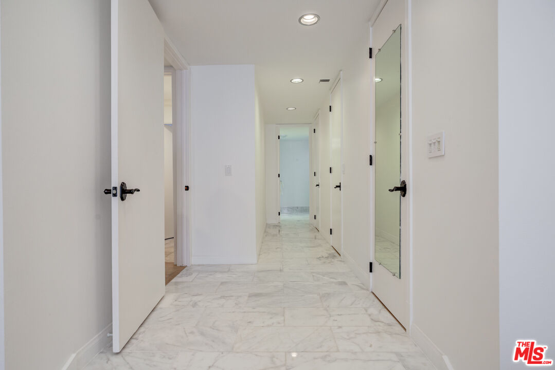1260 S Beverly Glen Blvd Unit: 308