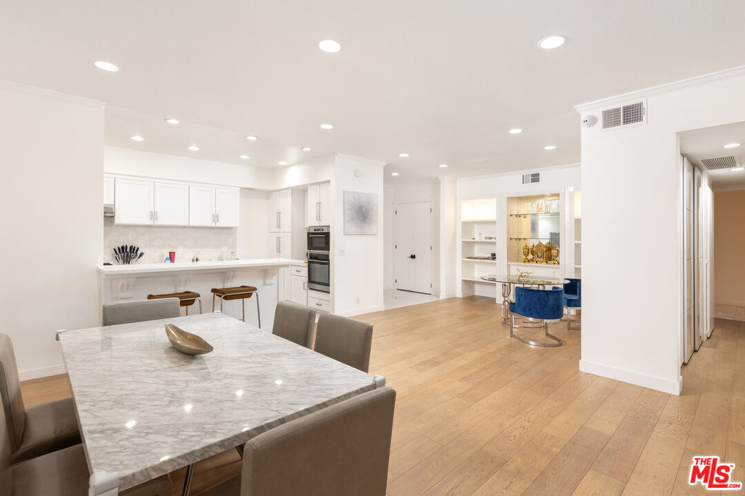 1260 S Beverly Glen Blvd Unit: 308