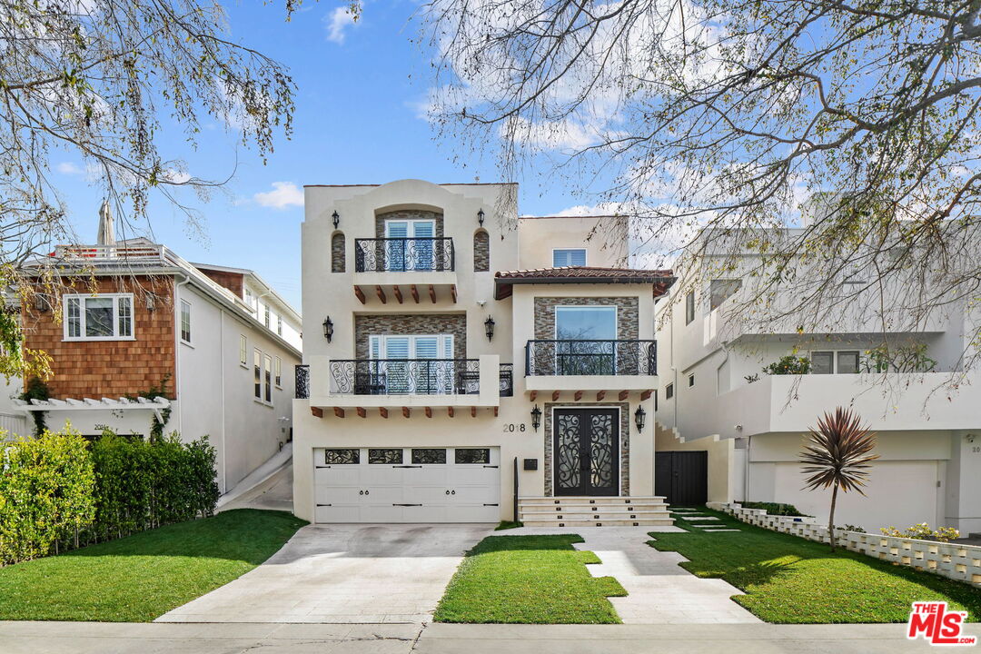 2018 Fairburn Ave