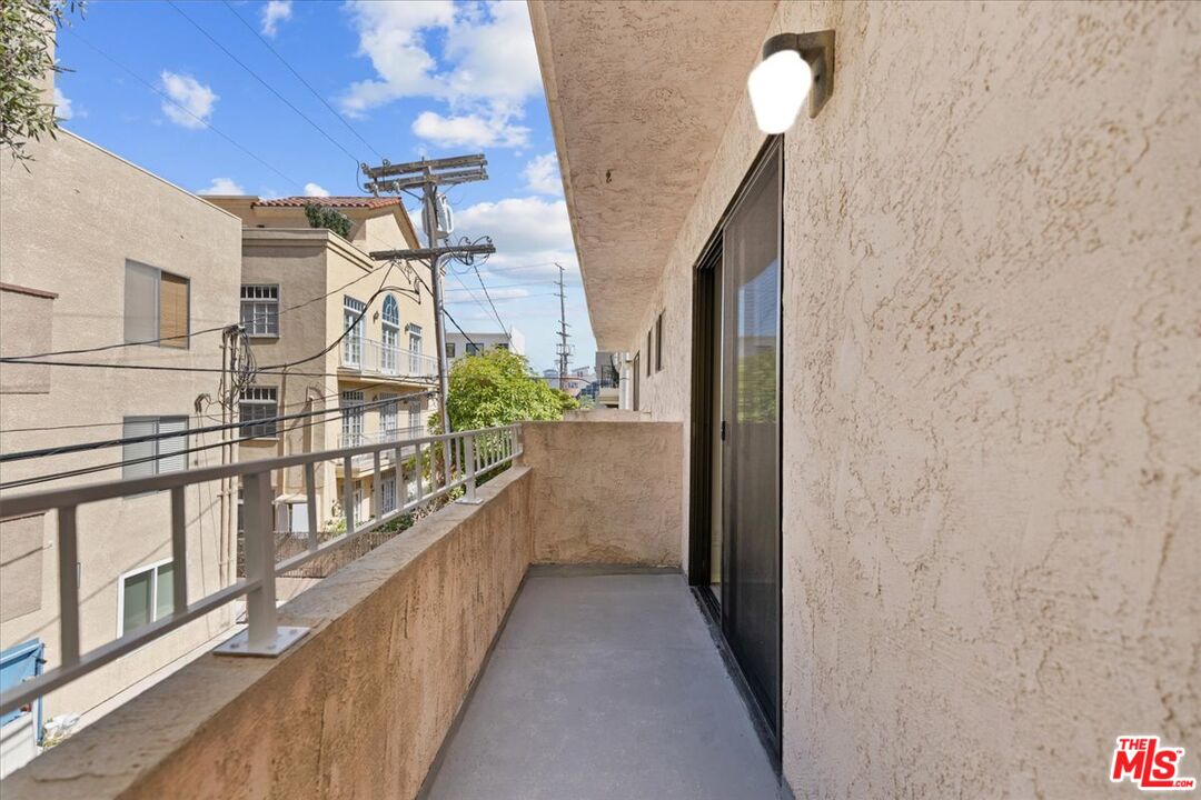 1640 S Bentley Ave Unit: 5