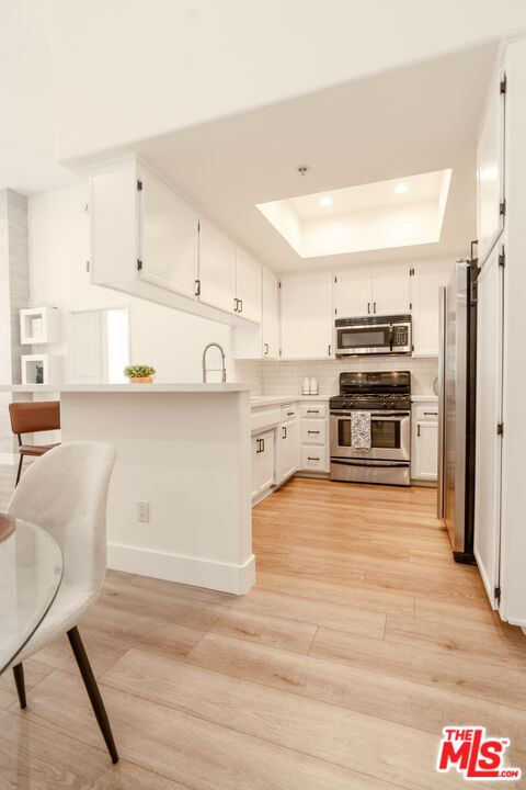 1225 Armacost Ave Unit: 102