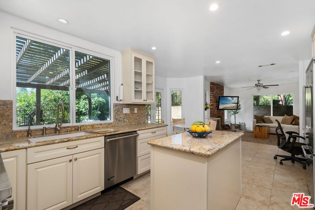 10434 Windtree Dr