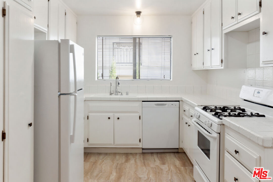 1640 S Bentley Ave Unit: 6