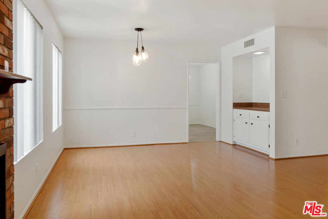 1640 S Bentley Ave Unit: 6