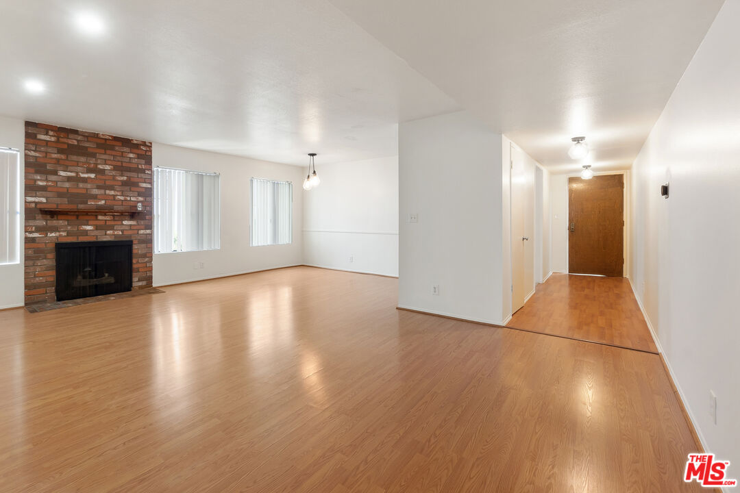 1640 S Bentley Ave Unit: 6