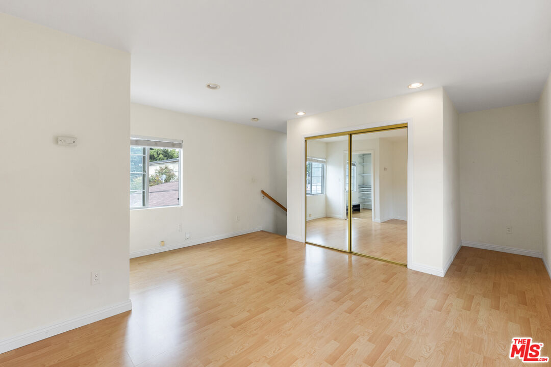 1139 N Genesee Ave Unit: B